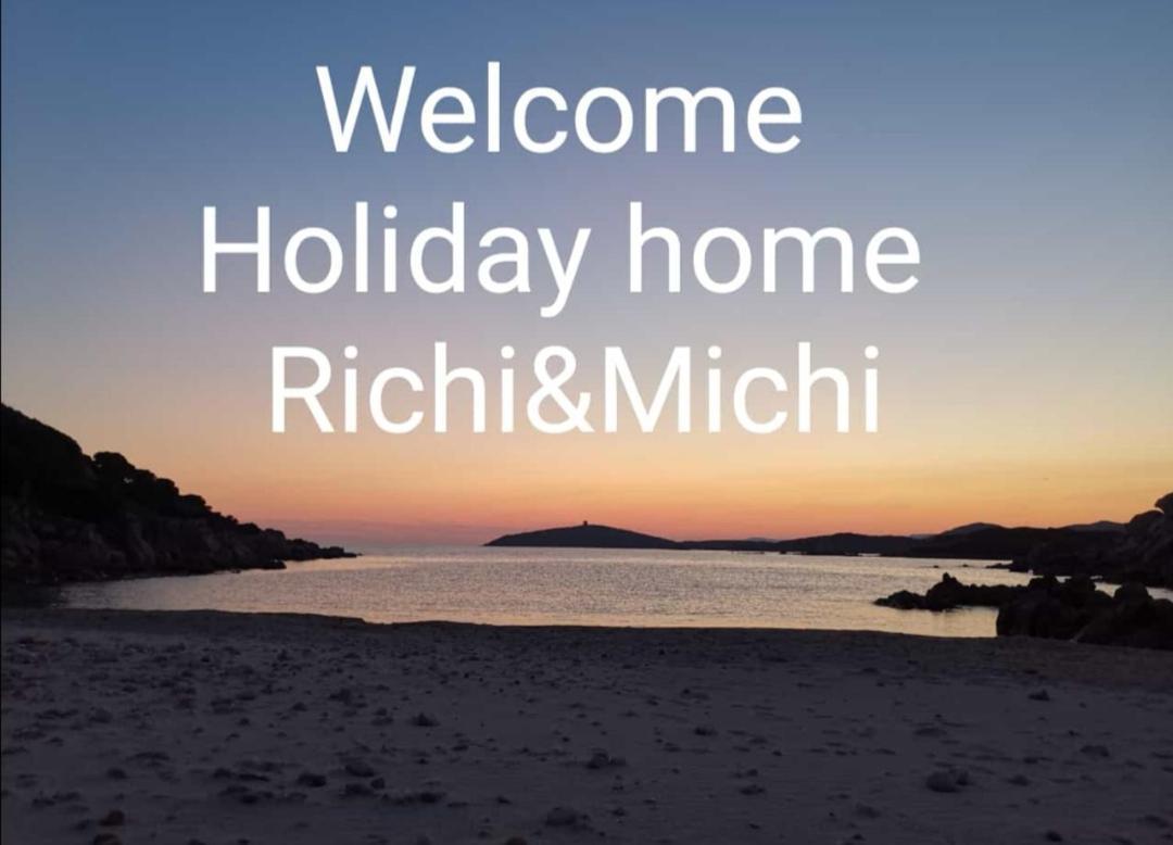Vila Casa Vacanze Richi&Michi Chia Exteriér fotografie