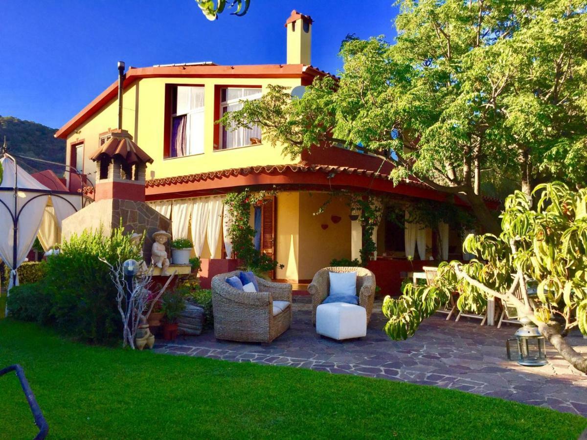 Vila Casa Vacanze Richi&Michi Chia Exteriér fotografie