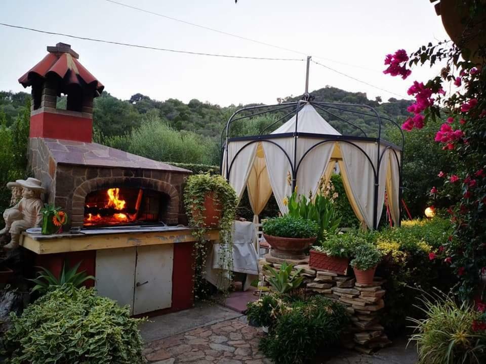 Vila Casa Vacanze Richi&Michi Chia Exteriér fotografie